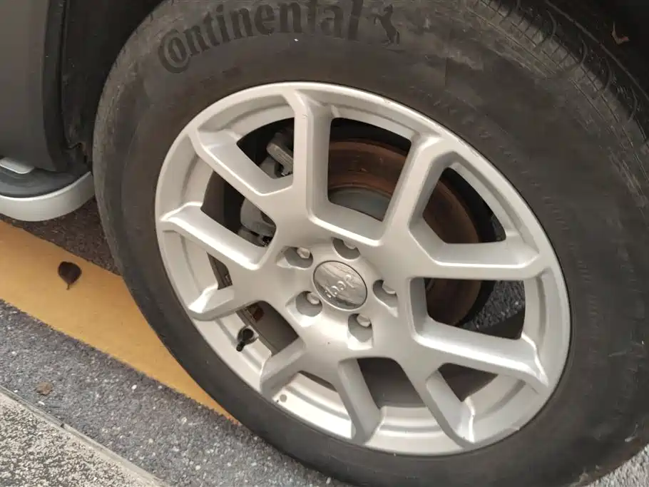 Renegade 自由侠 2019款 220 T 自动精英版