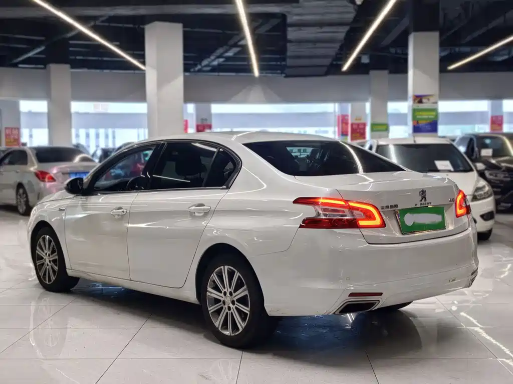Peugeot 408 1.6 T Auto Luxury