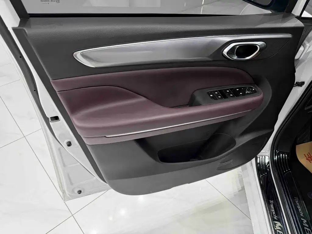 GAC Trumpchi M6 PRO 270 T DCT Premium