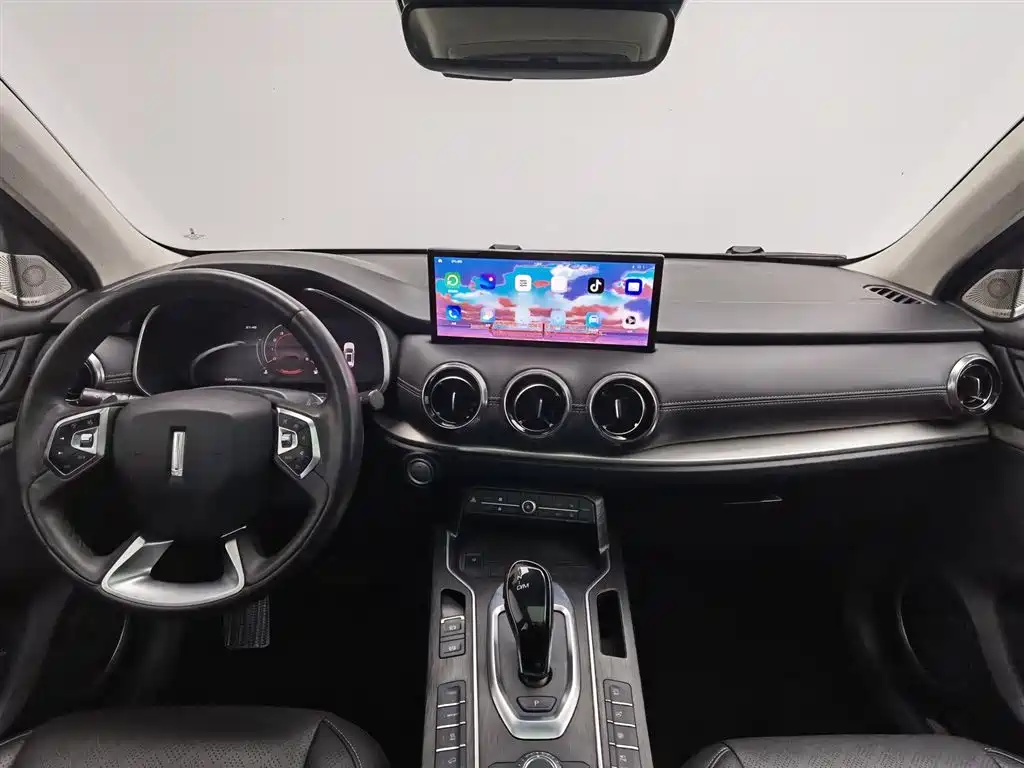 WEY VV6 2.0 T 2 WD Smart Enjoyment +