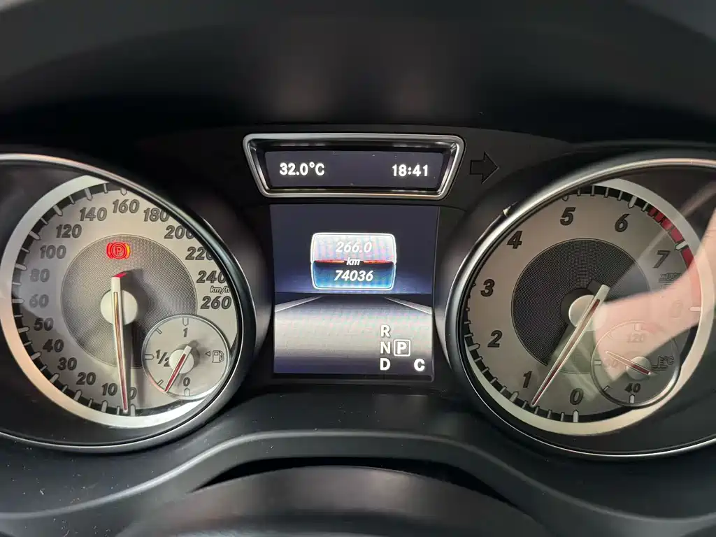 Mercedes-Benz GLA GLA 200 Fashion