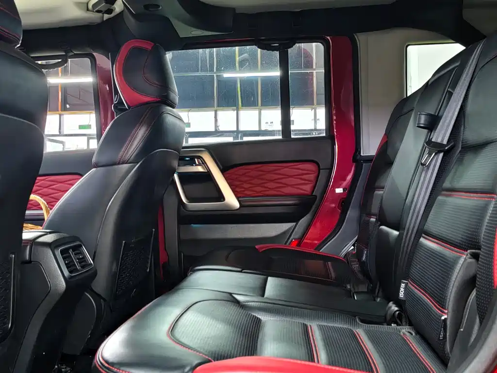 BAIC BJ40 2.0 T Auto 4 WD City Hunter Swordsman