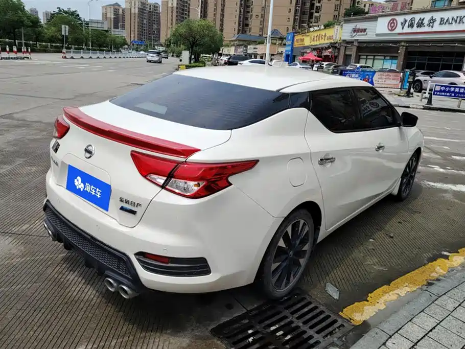 Lannia 蓝鸟 2018款 1.6 L CVT智酷潮音版