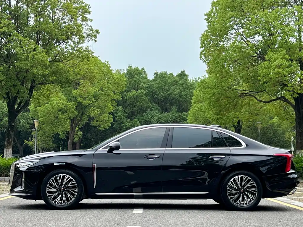 Hongqi H5 2.0 T Auto Flagship Smooth