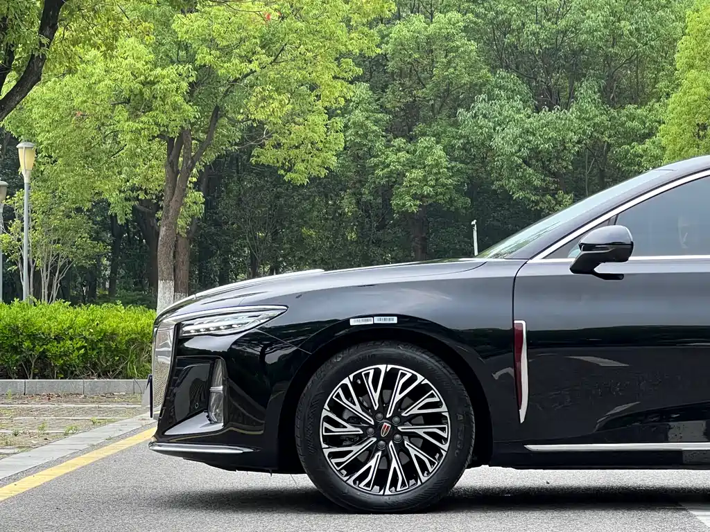 Hongqi H5 2.0 T Auto Flagship Smooth