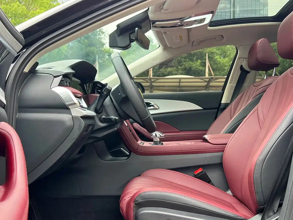 Hongqi H5 2.0 T Auto Flagship Smooth