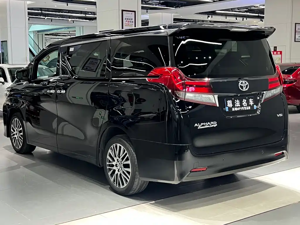 Alphard 3.5 L Distinguished