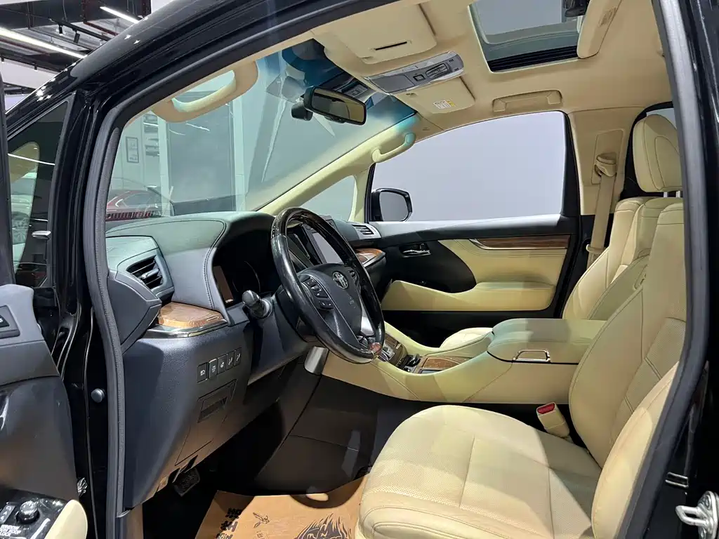 Alphard 3.5 L Distinguished