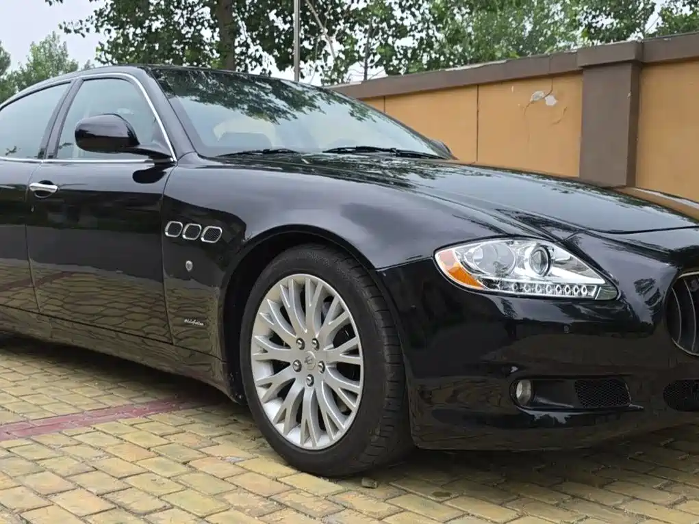 Quattroporte 4.2 L Elite