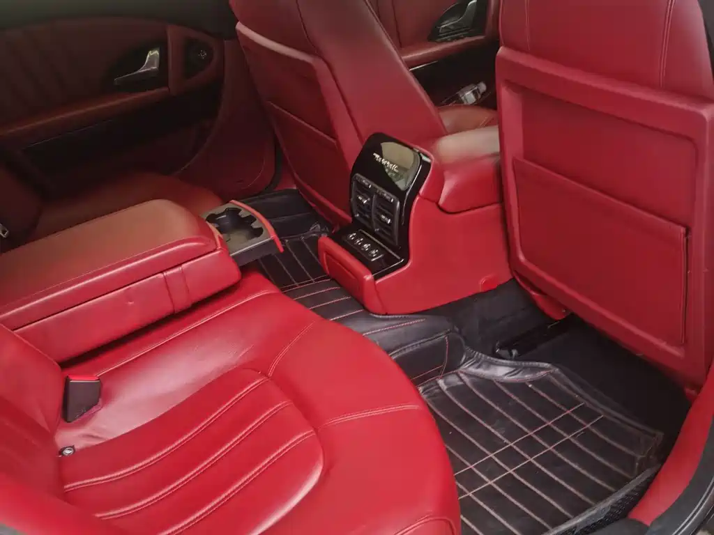 Quattroporte 4.2 L Elite