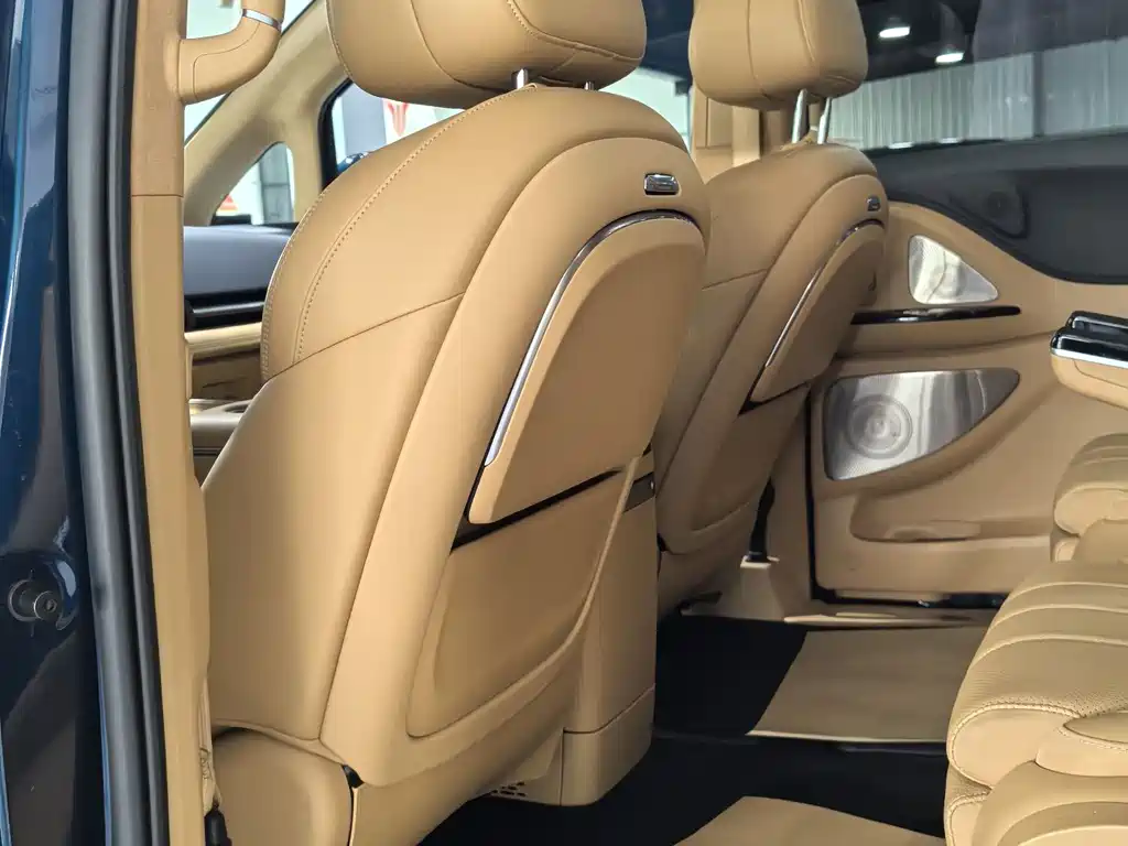 Voyah Dreamer PHEV 4 WD Distinguished Qiankun