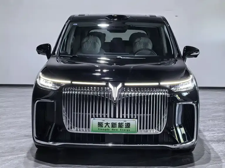 Voyah Dreamer PHEV 4 WD Distinguished Qiankun