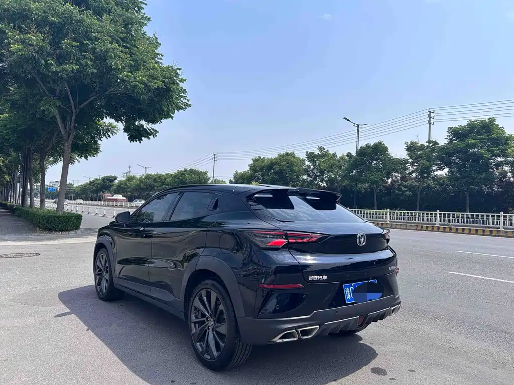 Changan UNI-T 1.5 T Distinguished