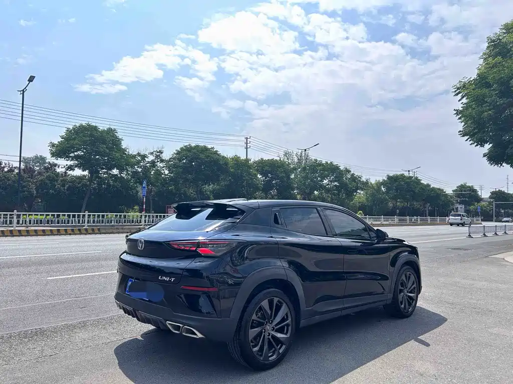 Changan UNI-T 1.5 T Distinguished