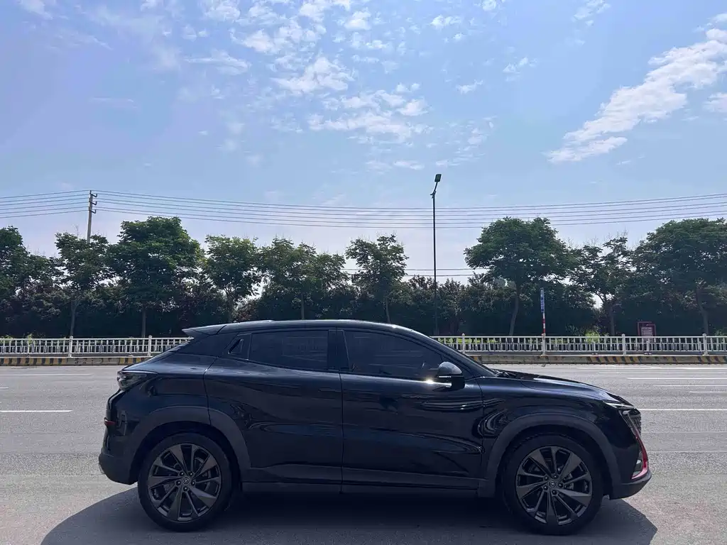 Changan UNI-T 1.5 T Distinguished