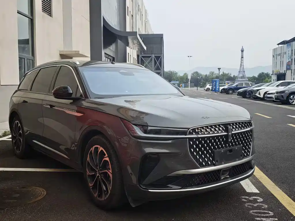 Nautilus 2.0 T 4 WD Supreme Wise