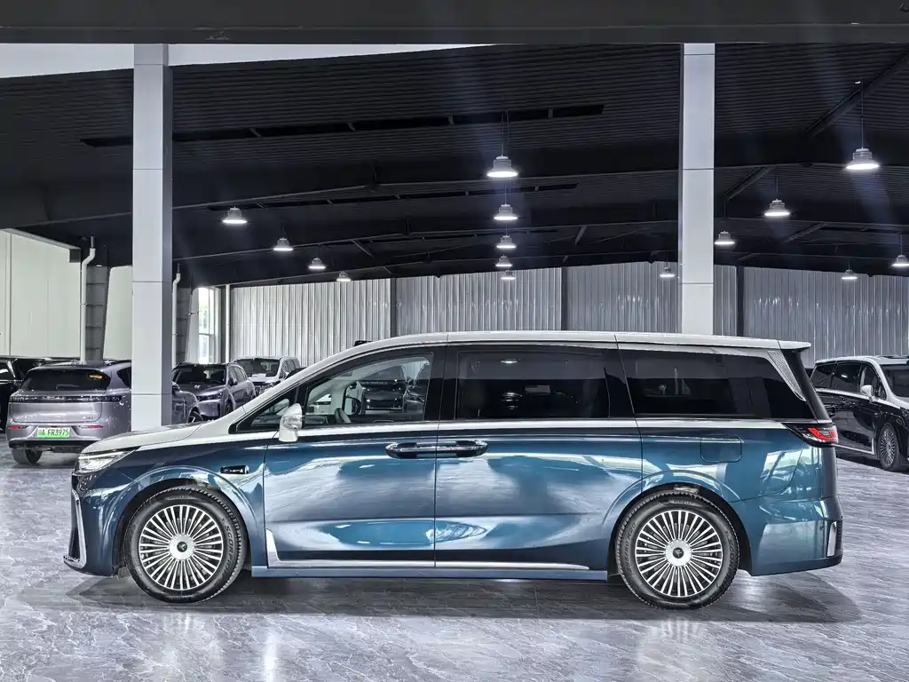 Voyah Dreamer PHEV 4 WD Flagship Qiankun