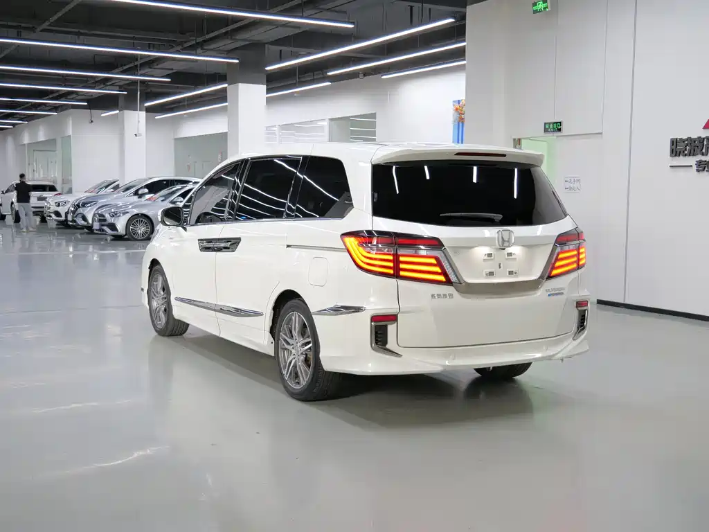 Elysion 2.0 L Hybrid Luxury