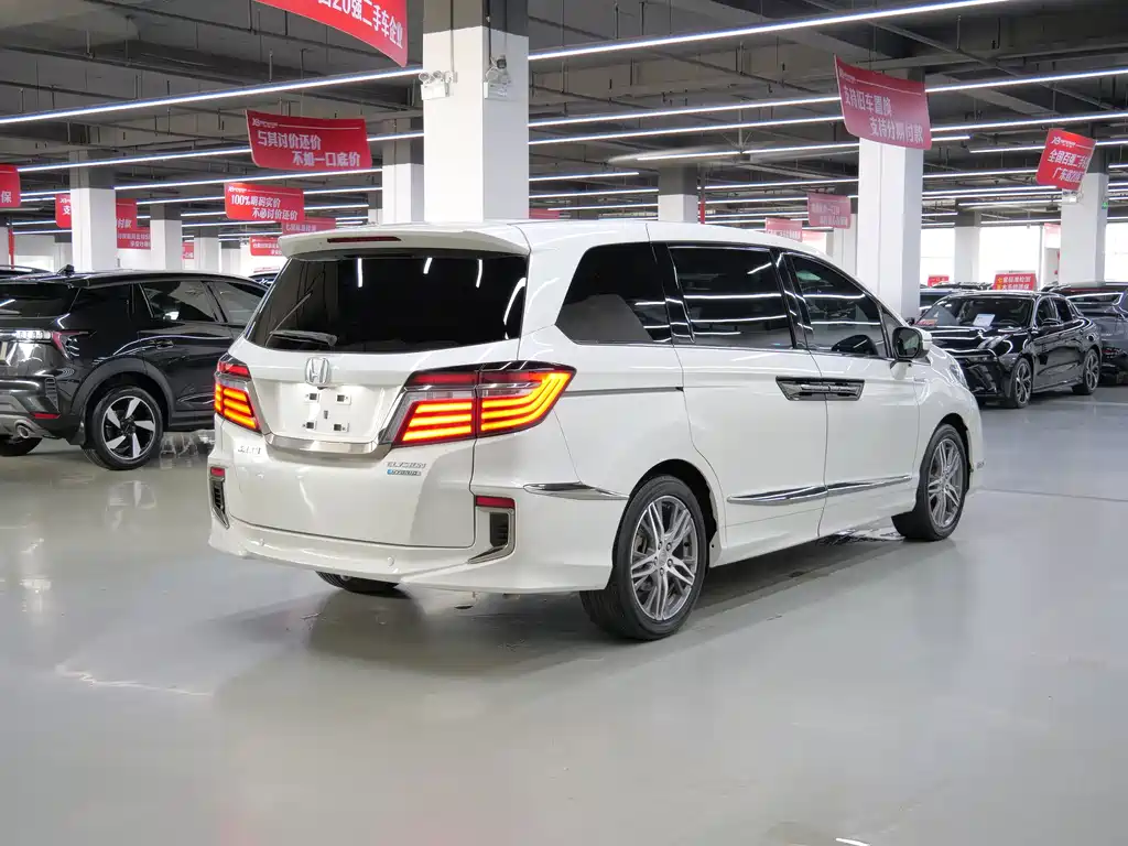 Elysion 2.0 L Hybrid Luxury
