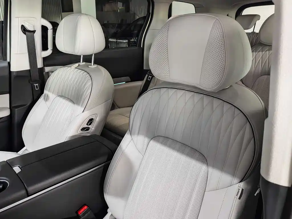 Voyah Dreamer PHEV 4 WD Flagship Qiankun