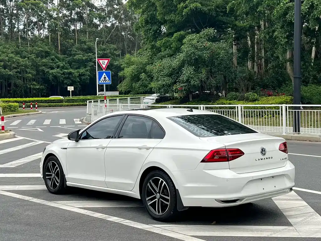 Lamando 280 TSI DSG Comfort