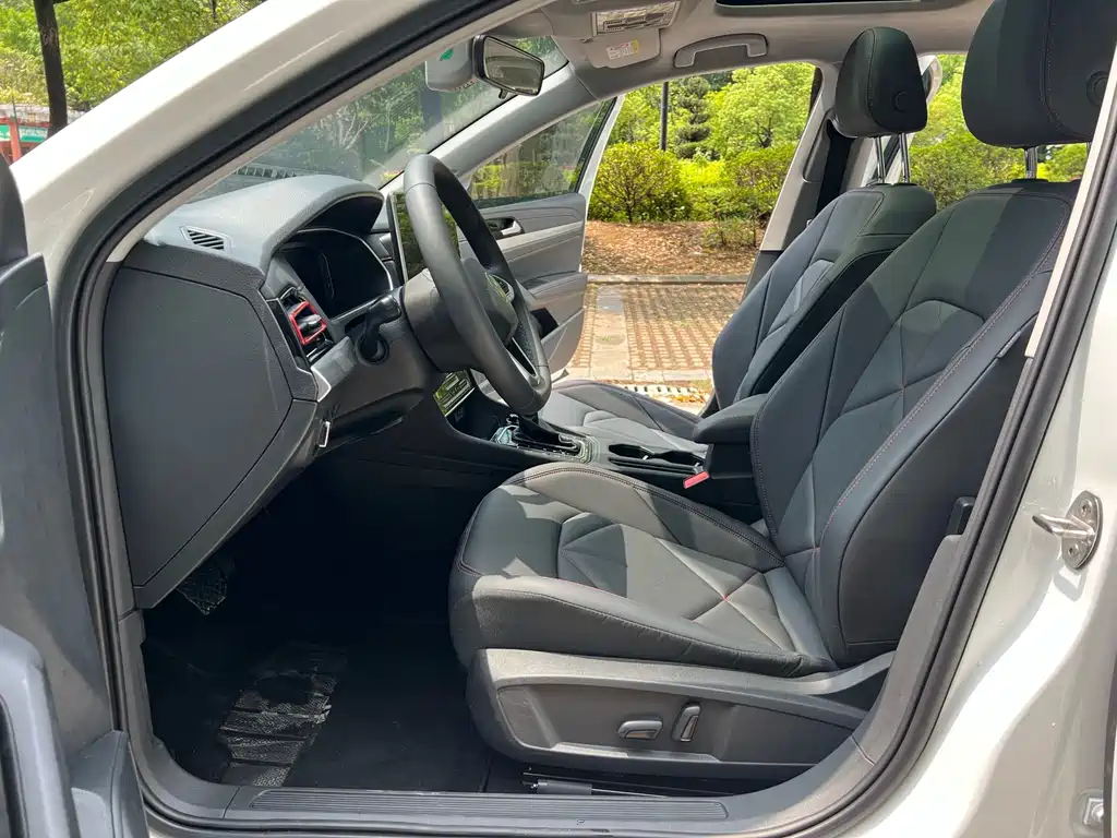 Lavida 300 TSI DSG Starry Sky Leading