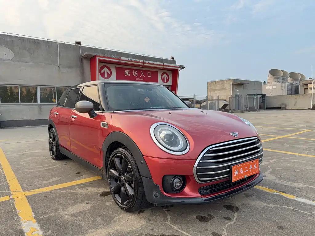 MINI CLUBMAN 1.5 T COOPER Connoisseur