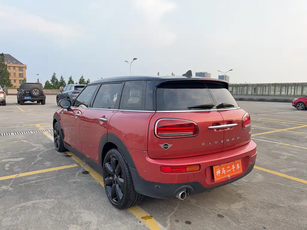 MINI CLUBMAN 1.5 T COOPER Connoisseur