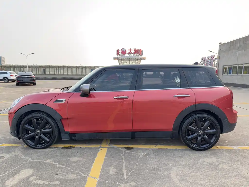 MINI CLUBMAN 1.5 T COOPER Connoisseur