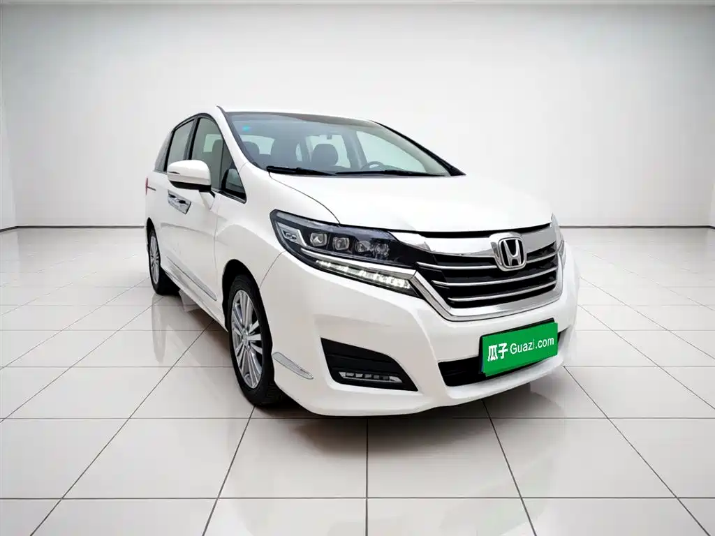 Elysion 2.4 L Luxury