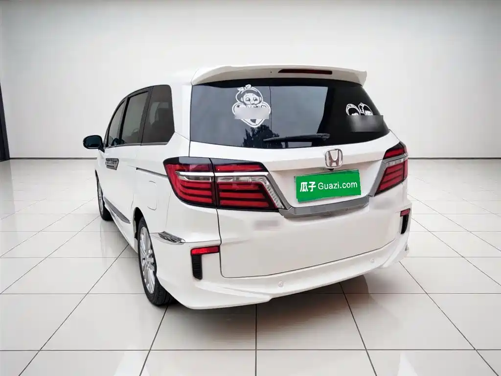 Elysion 2.4 L Luxury
