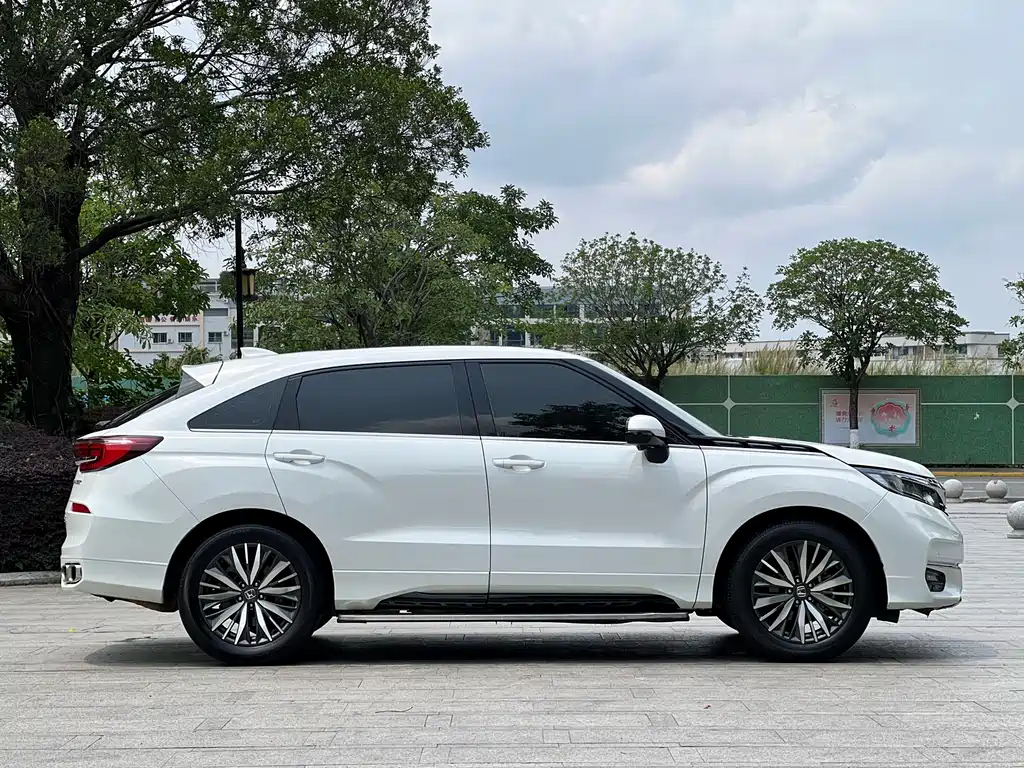 Avancier 370 TURBO 2 WD Luxury