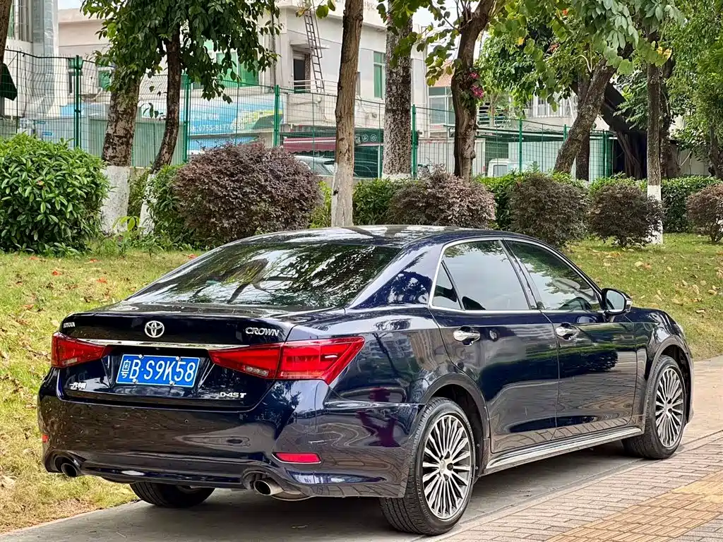 Crown 2.0 T Sport