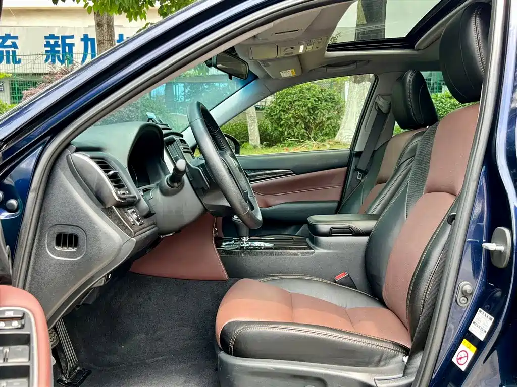 Crown 2.0 T Sport