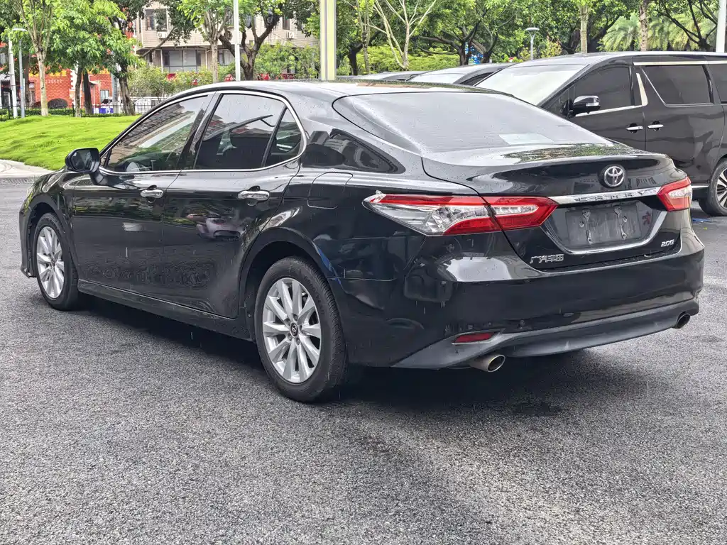 Camry 2.0 G Luxury CN-V