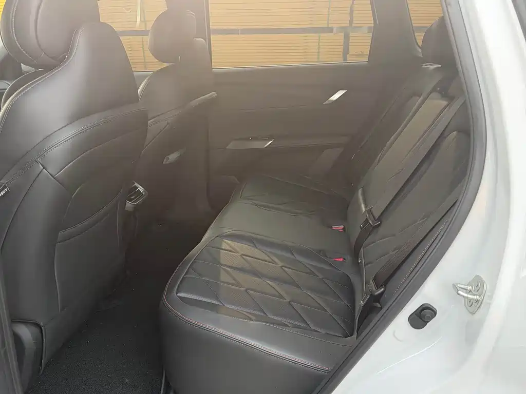 Changan CS75 PLUS 4 th Gen 1.5 T New Blue Whale Smart Premium