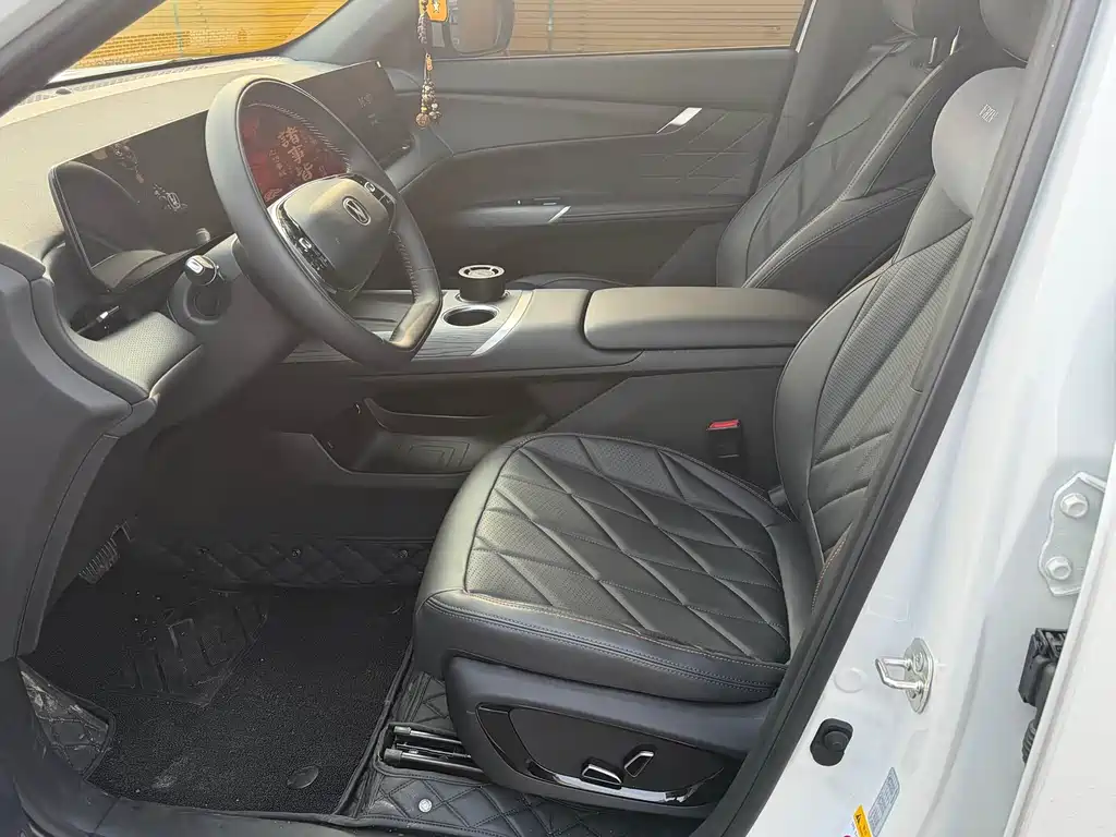 Changan CS75 PLUS 4 th Gen 1.5 T New Blue Whale Smart Premium