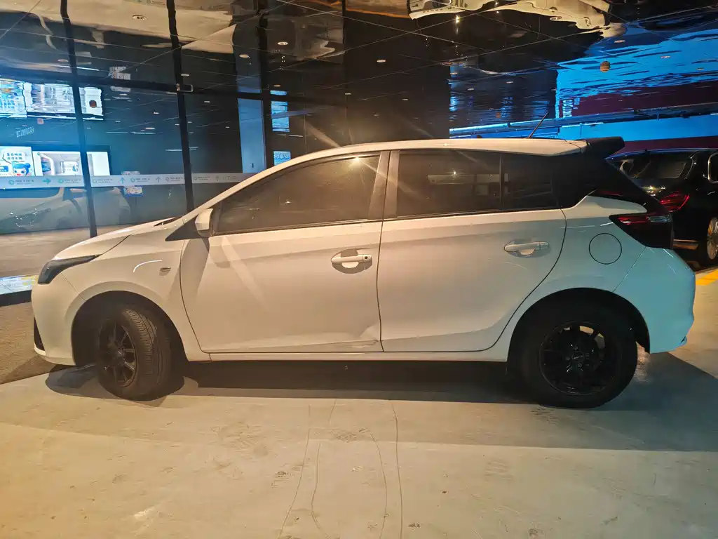 YARiS L Zhixuan 1.5 E CVT Charm Motion CN-VI