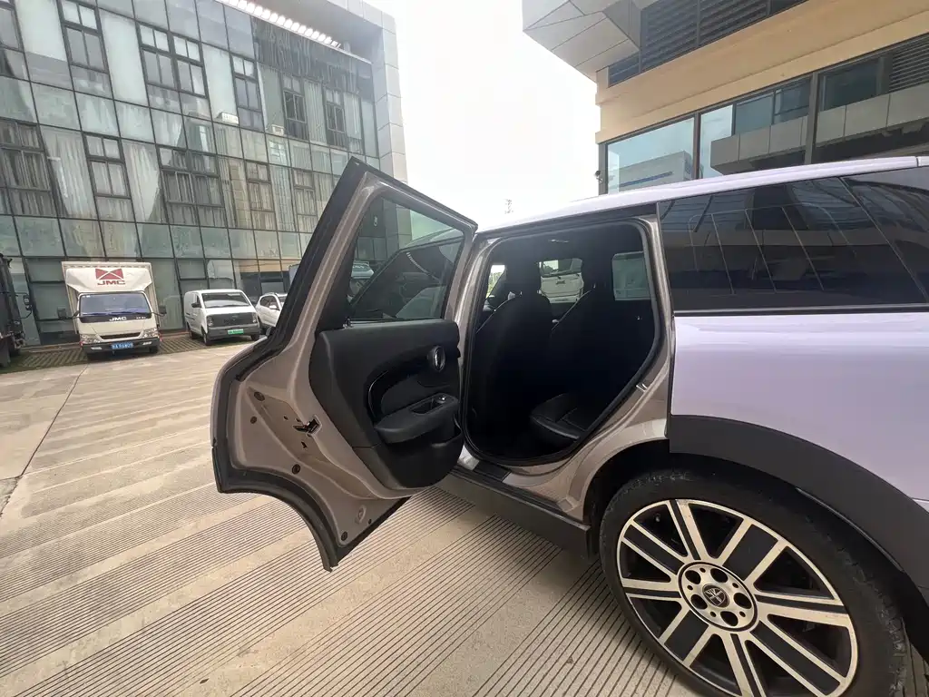 MINI CLUBMAN Facelift 2.0 T COOPER S Connoisseur