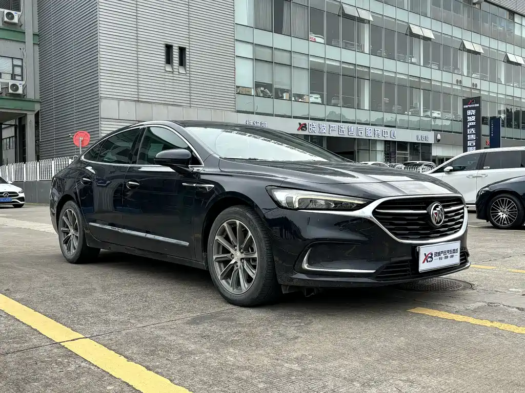 LaCrosse 652 T Luxury