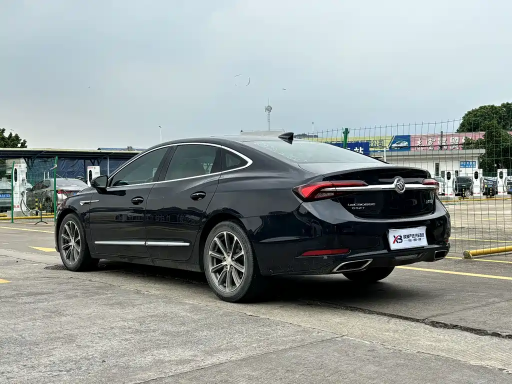 LaCrosse 652 T Luxury
