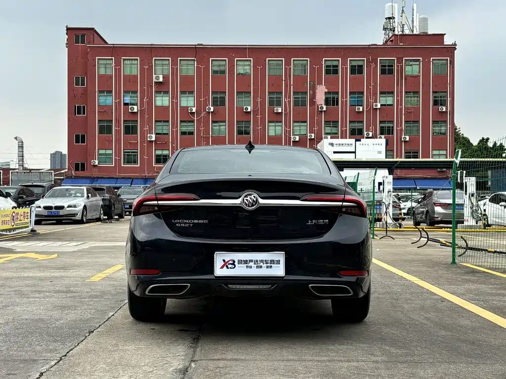LaCrosse 652 T Luxury
