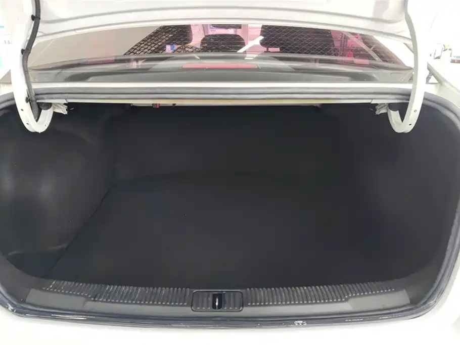 Roewe i5 Facelift 1.5 L CVT Diamond