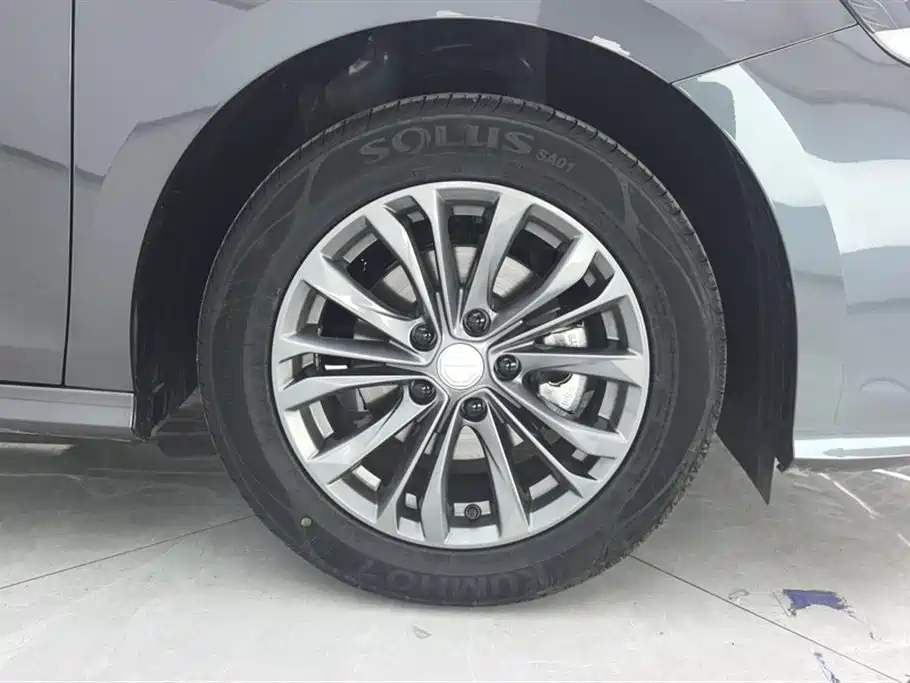 MG5 MG5 2025款 180 DVVT 全球豪华版