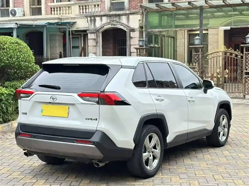 RAV4 2.0 L CVT 2 WD Style Plus