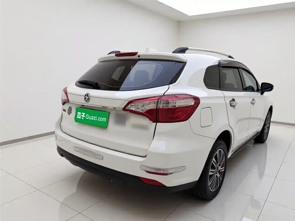 Venucia T70 1.6 L Manual Wise Travel