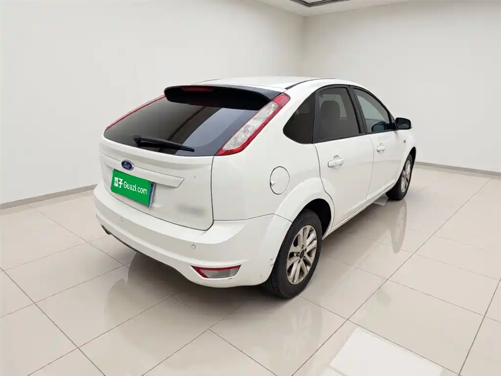 Focus Hatchback Classic 1.8 L Manual Basic