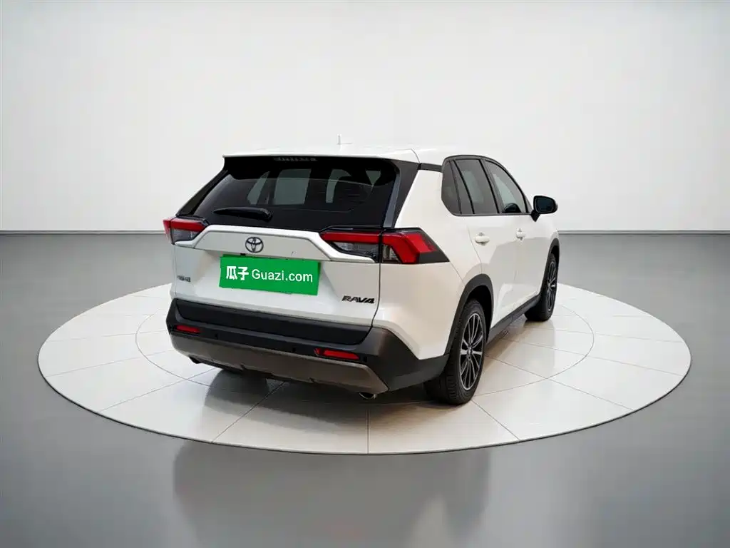 RAV4 2.0 L CVT 2 WD Style