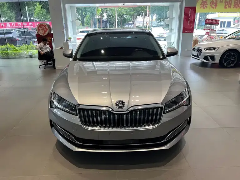 Skoda Superb Facelift TSI280 DSG Premium