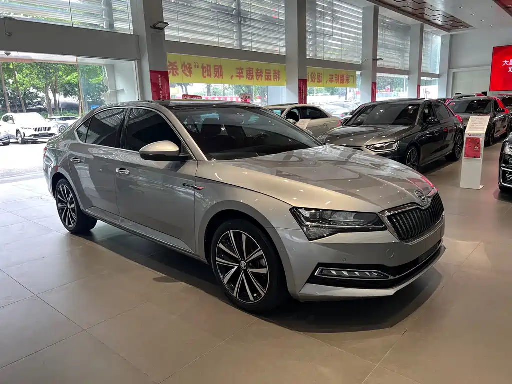 Superb Facelift TSI280 DSG Premium